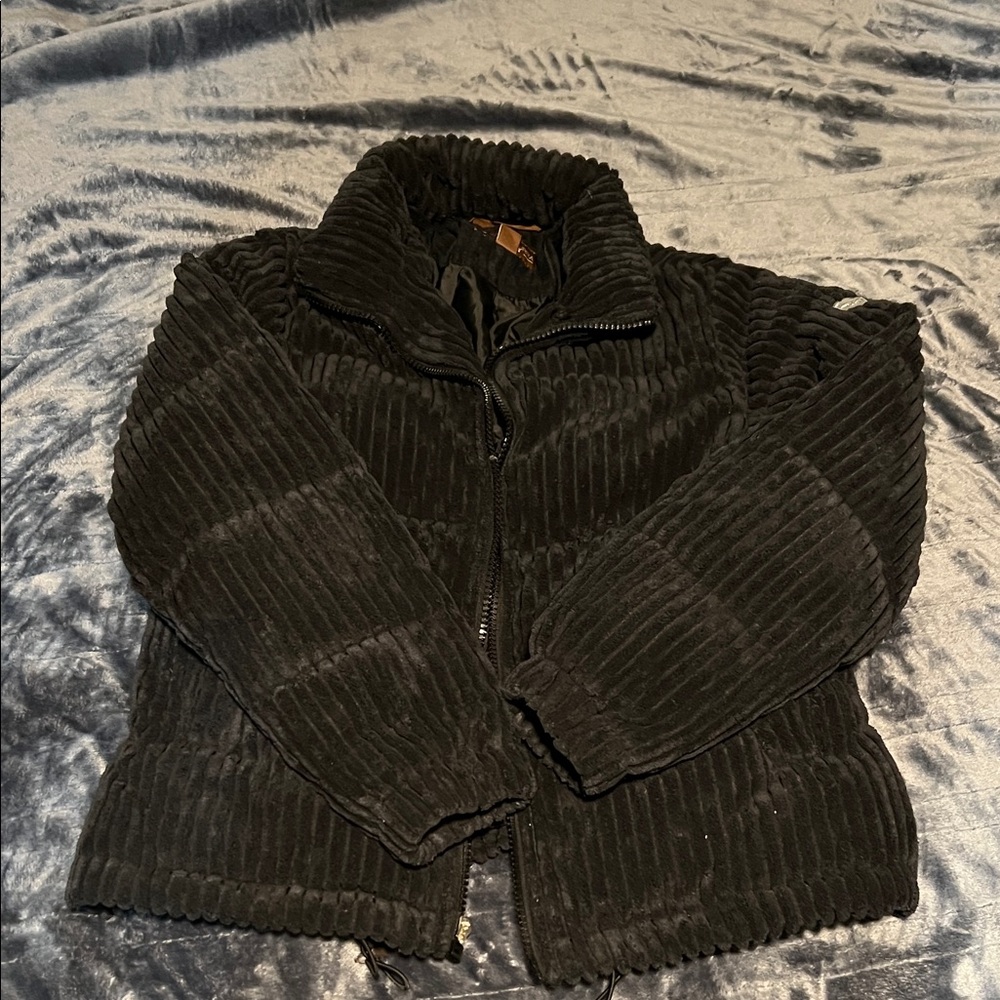 Koolaburra Ribbed Black Puffer Jacket